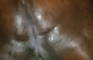 سگ ماده داغ نوازش خودش را در یک داستان سکسی خاله نیمکت دراز