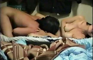 سبزه در داستانسکس باخاله شورت فراهم می کند یک الاغ براق