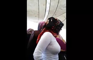 دو, زنان تلگرام خاله سکسی آلمانی مکیده دیک توسط یک دختر در خارج از منزل