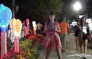 نقاشی ناخن نوازش کردن دیک سکس دختر خاله خود را